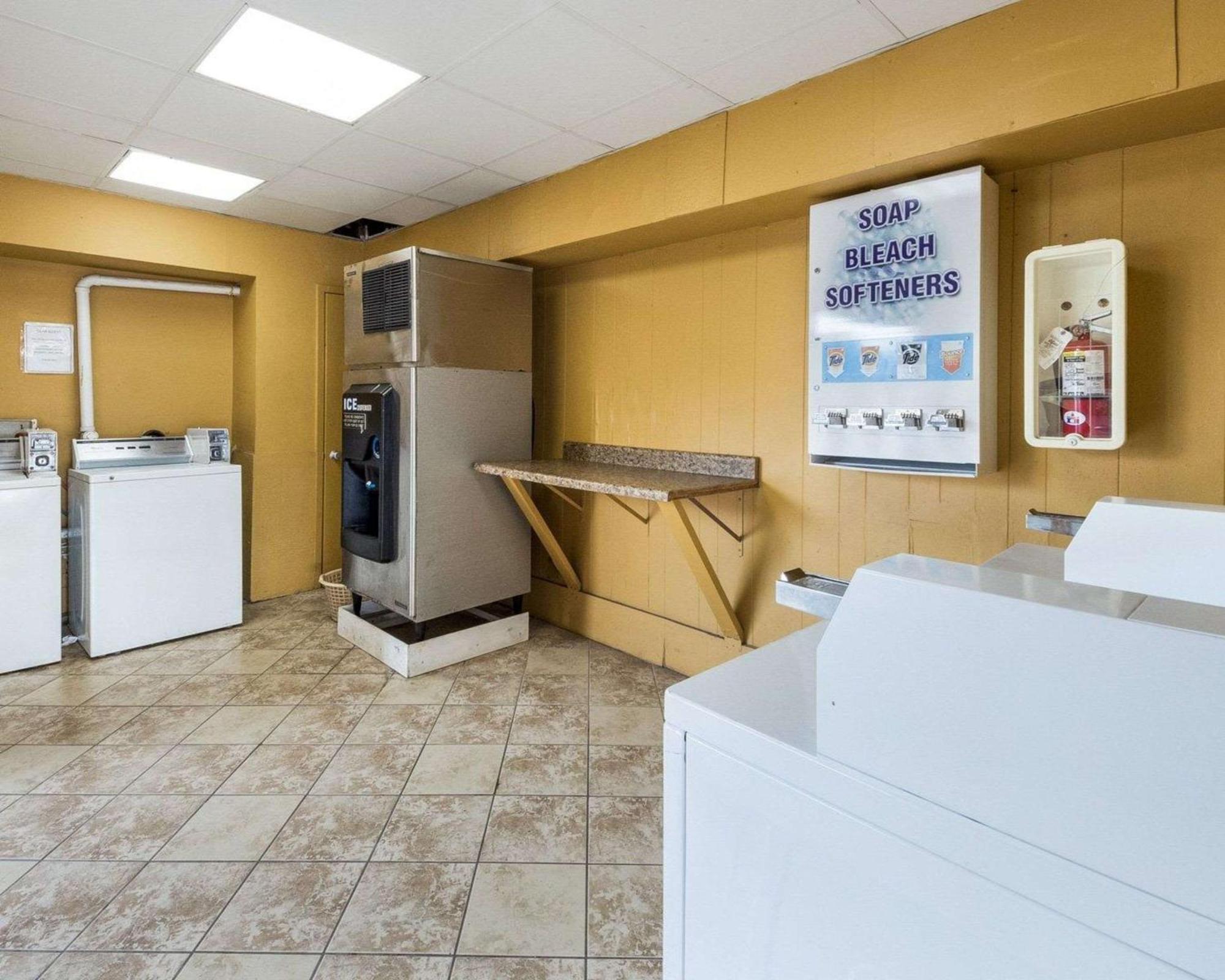 Quality Inn & Suites On The Beach Corpus Christi Exterior photo