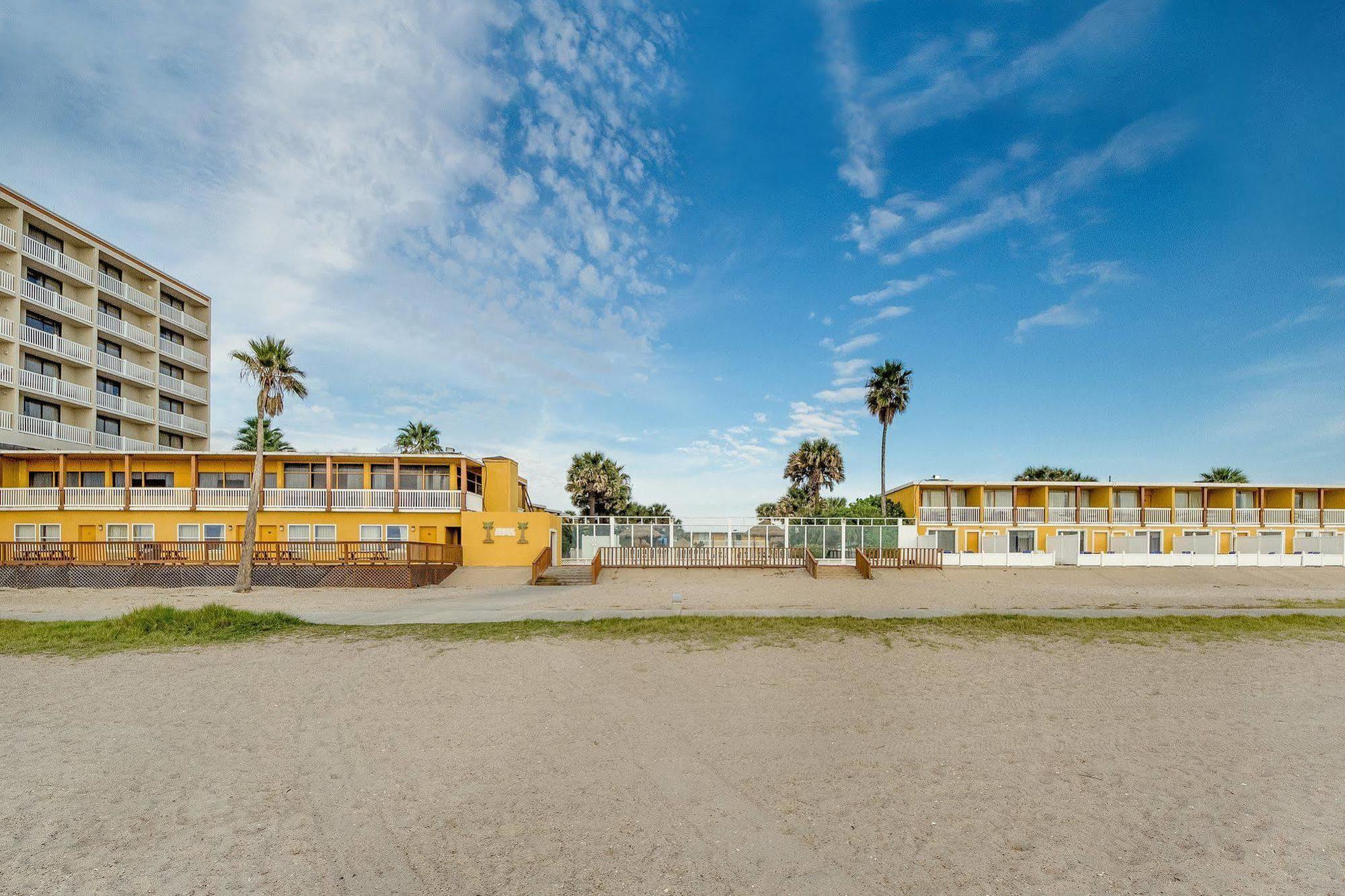 Quality Inn & Suites On The Beach Corpus Christi Exterior photo
