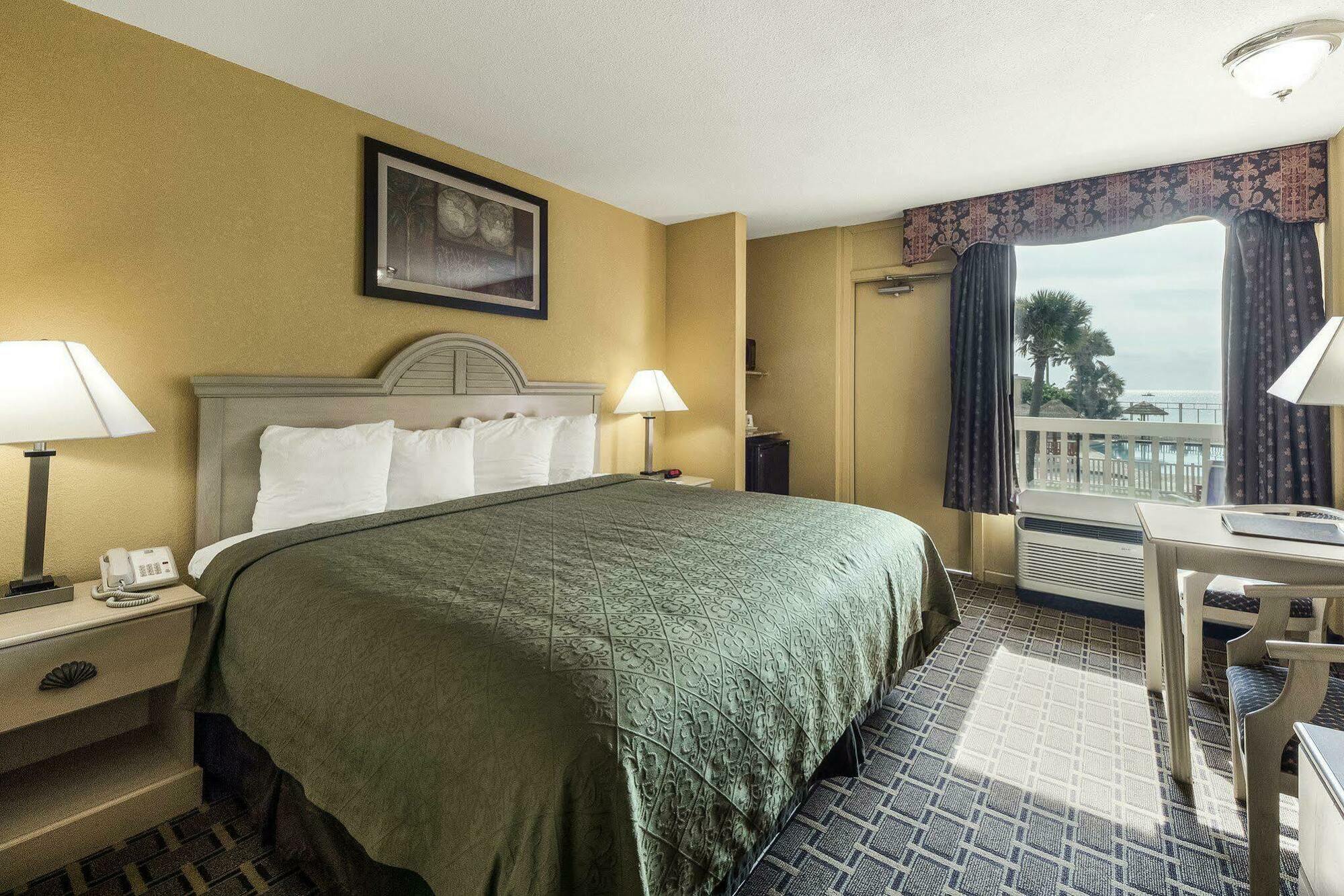 Quality Inn & Suites On The Beach Corpus Christi Exterior photo
